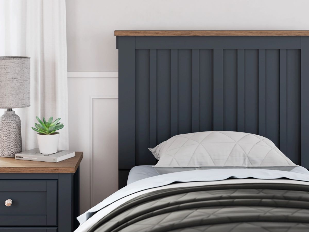 Landocken Panel Bed